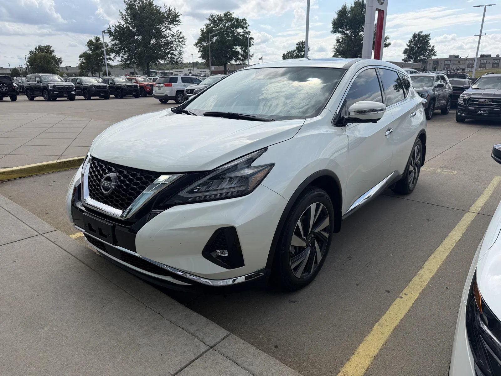Certified Used 2023 Pearl White Tricoat Nissan SL image 8
