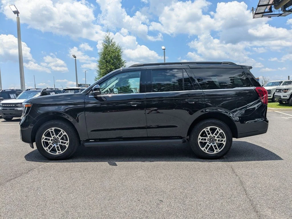 New 2026 Agate Black Metallic Ford Active image 7