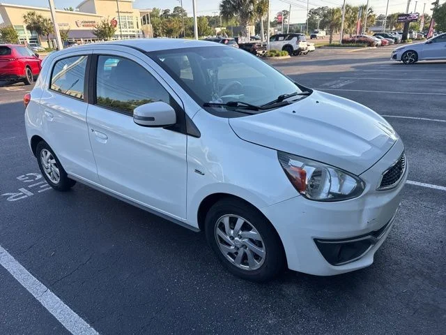 Used 2018  Mitsubishi SE image 15