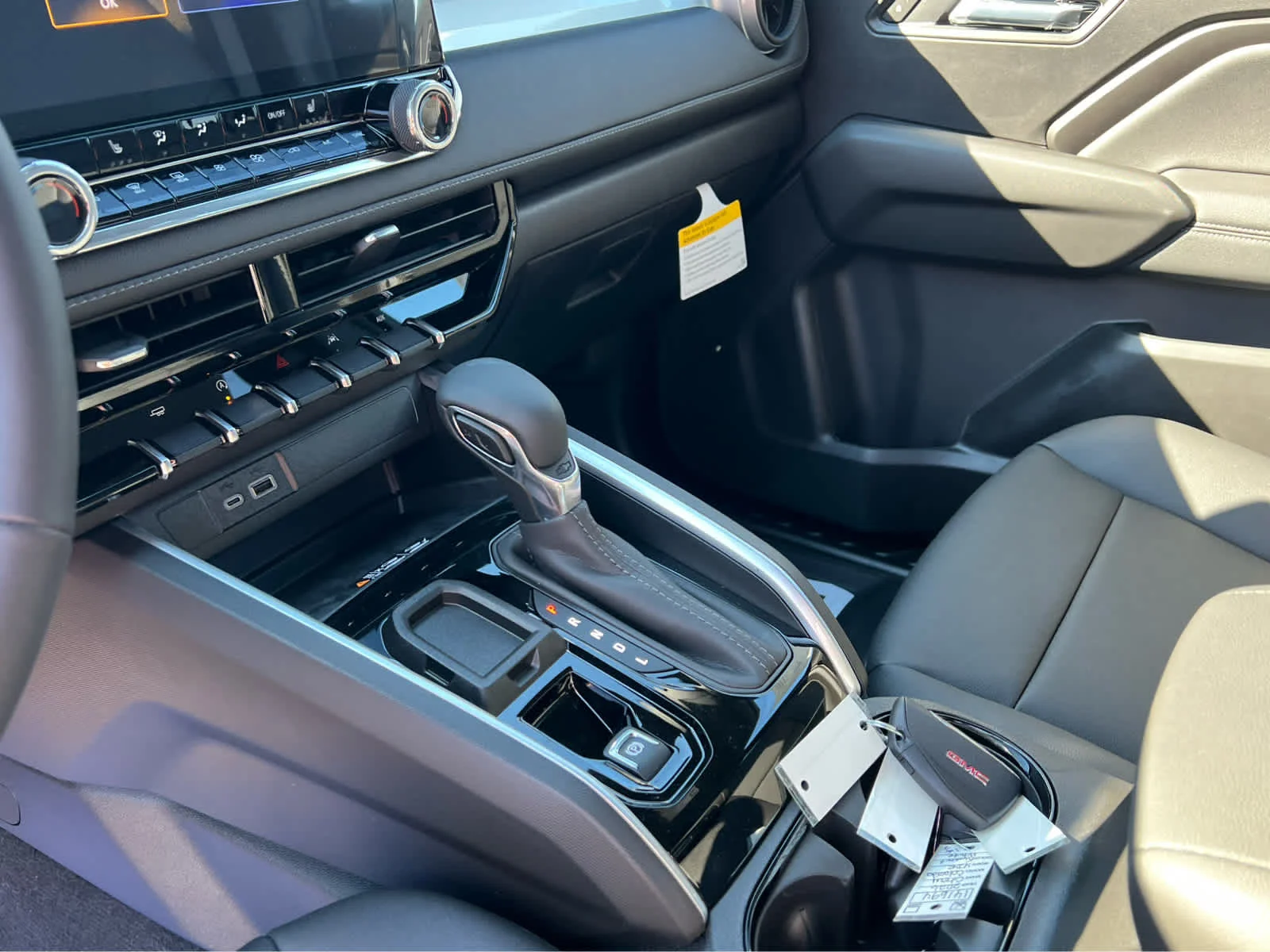 2026 Chevrolet Colorado LT - Photo 15