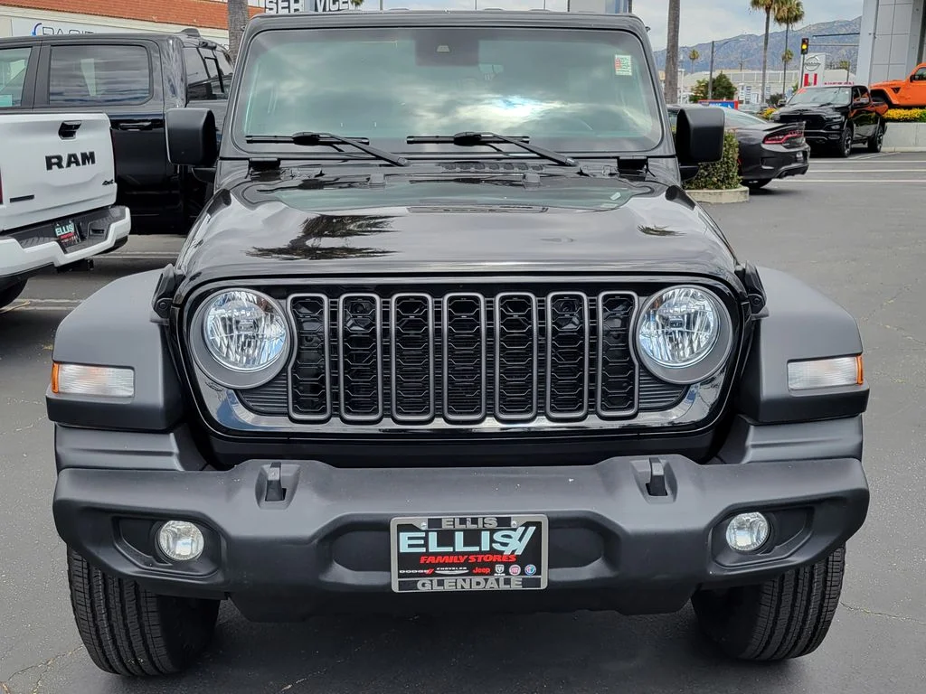 Used 2025 Black Jeep Sport S image 27