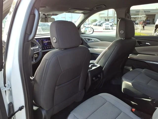 Used 2025 Summit White Chevrolet LT image 11