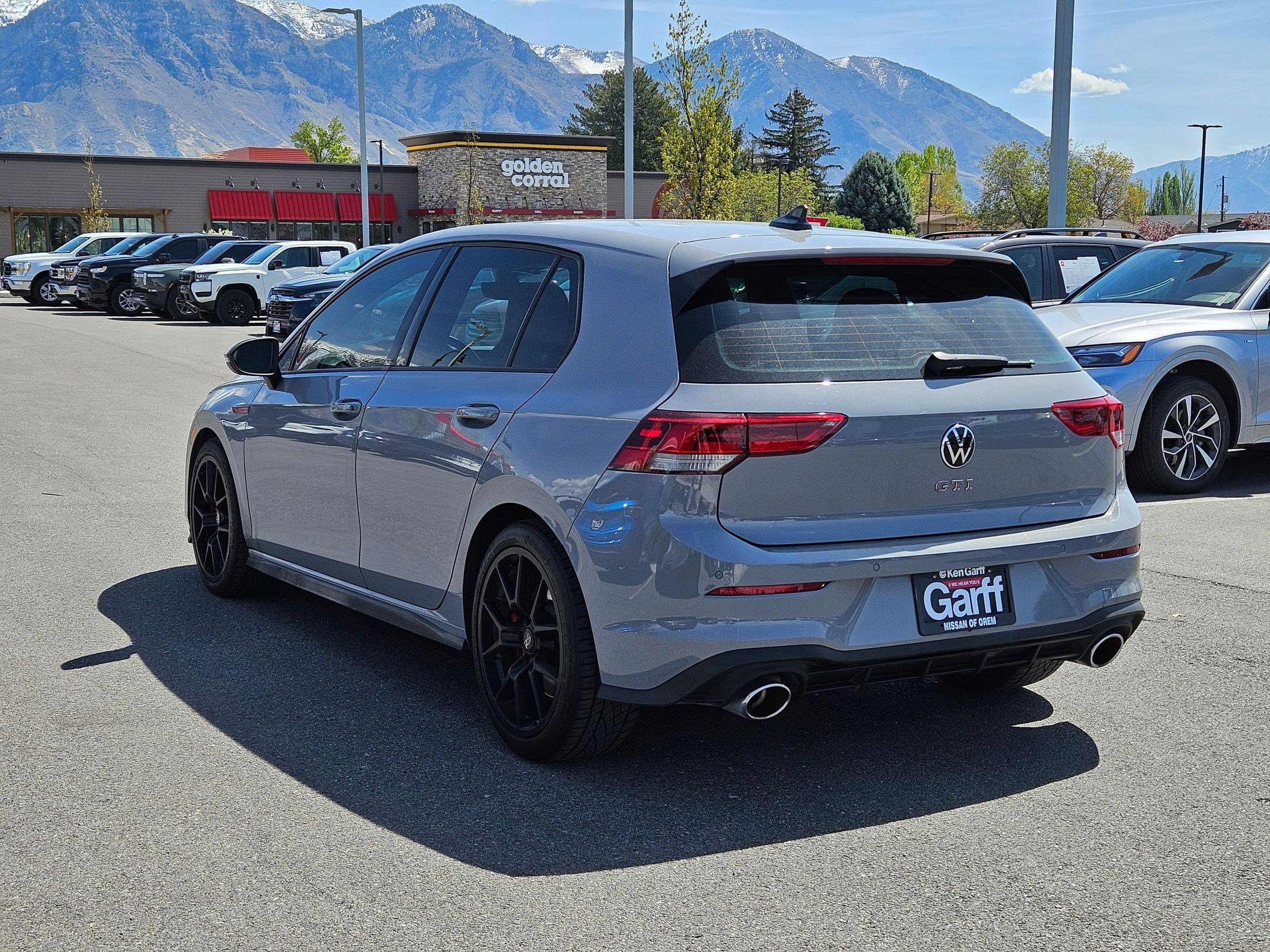 Used 2023 Moonstone Gray Volkswagen SE image 5