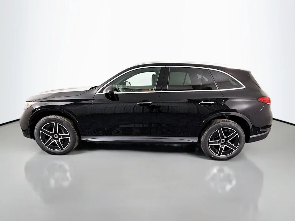 New 2026 Black Mercedes-Benz GLC 300 image 4