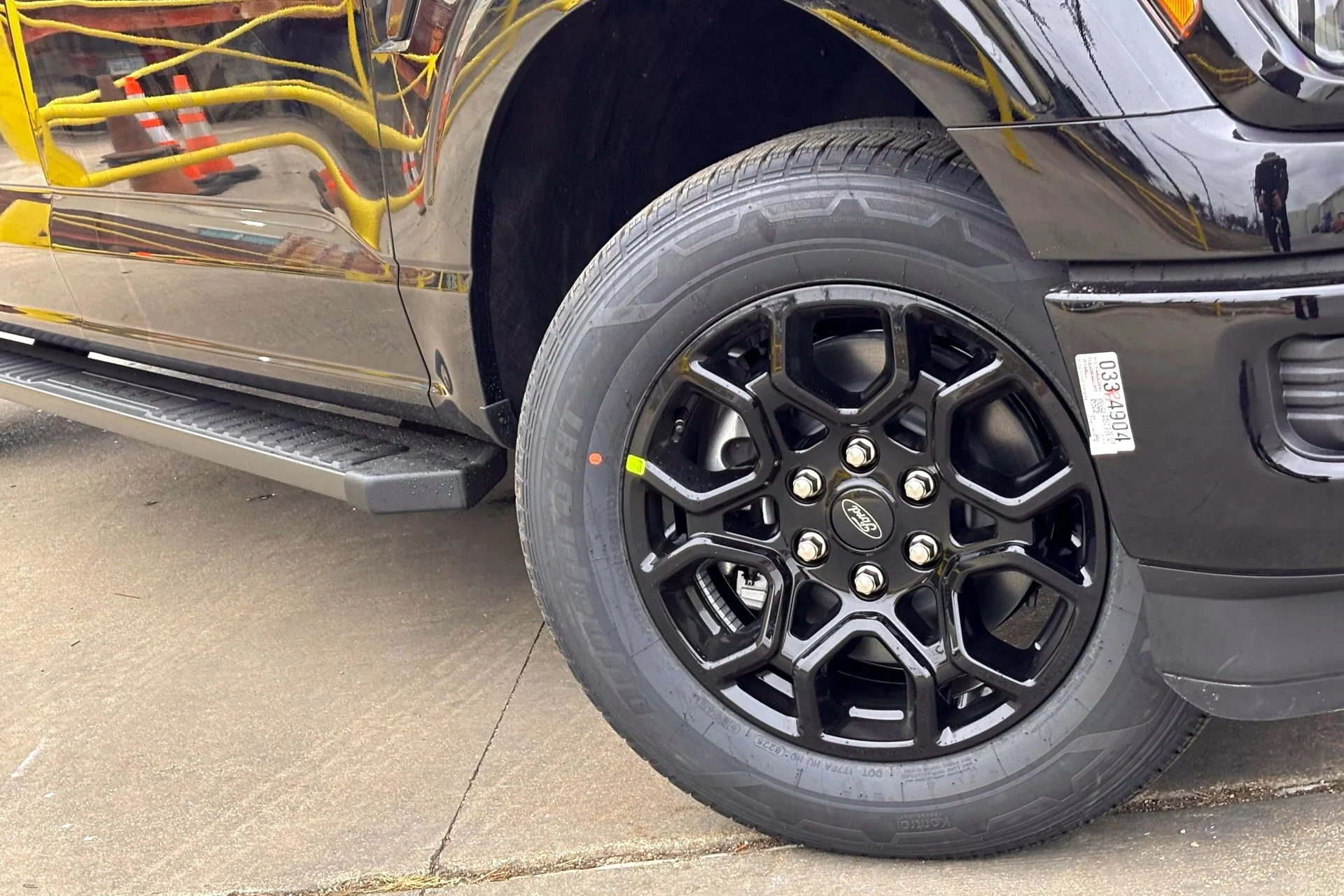 New 2026 Agate Black Metallic Ford XLT image 2