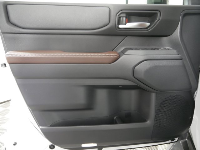 New 2027 Ice Cap Toyota Land Cruiser image 8