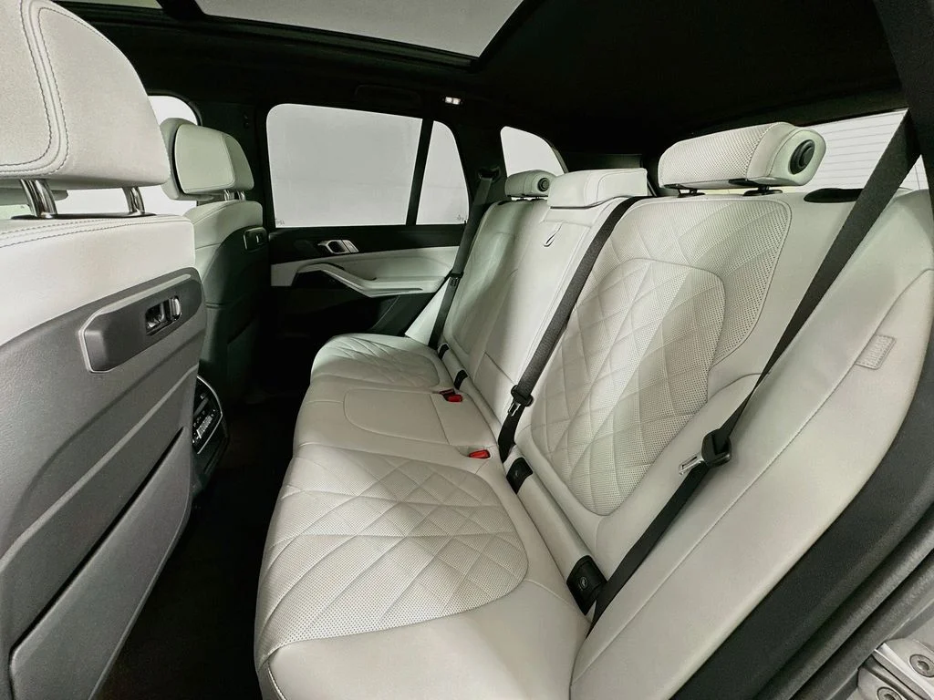 New 2026 Gray Metallic BMW xDrive40i image 24