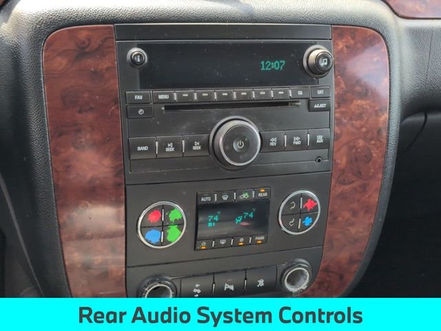 2010 Chevrolet Suburban LT - Photo 22