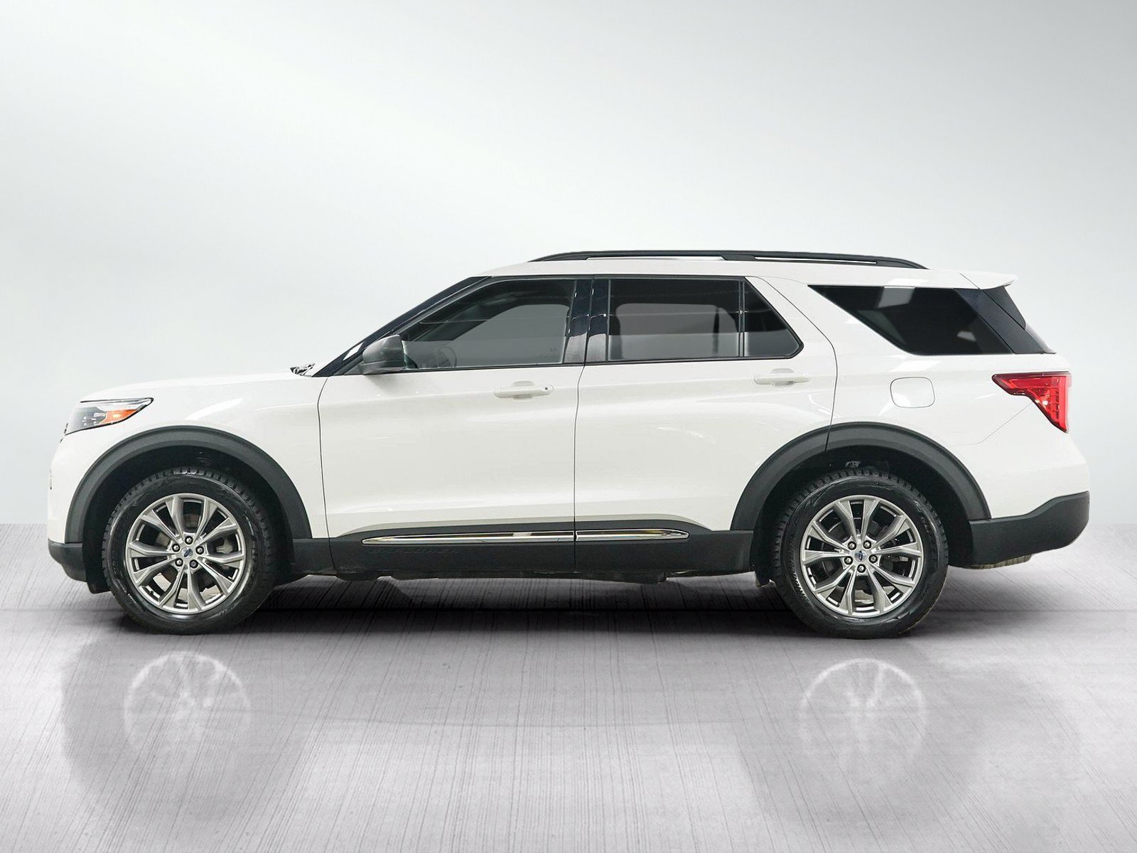 Used 2022 Ford Explorer XLT with VIN 1FMSK8DH4NGB30133 for sale in White Bear Lake, Minnesota