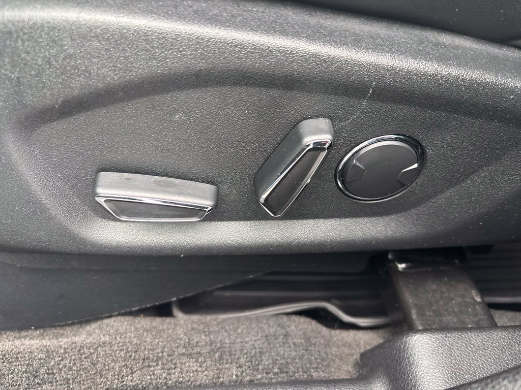 Used 2018 Blue Ford Sport image 3
