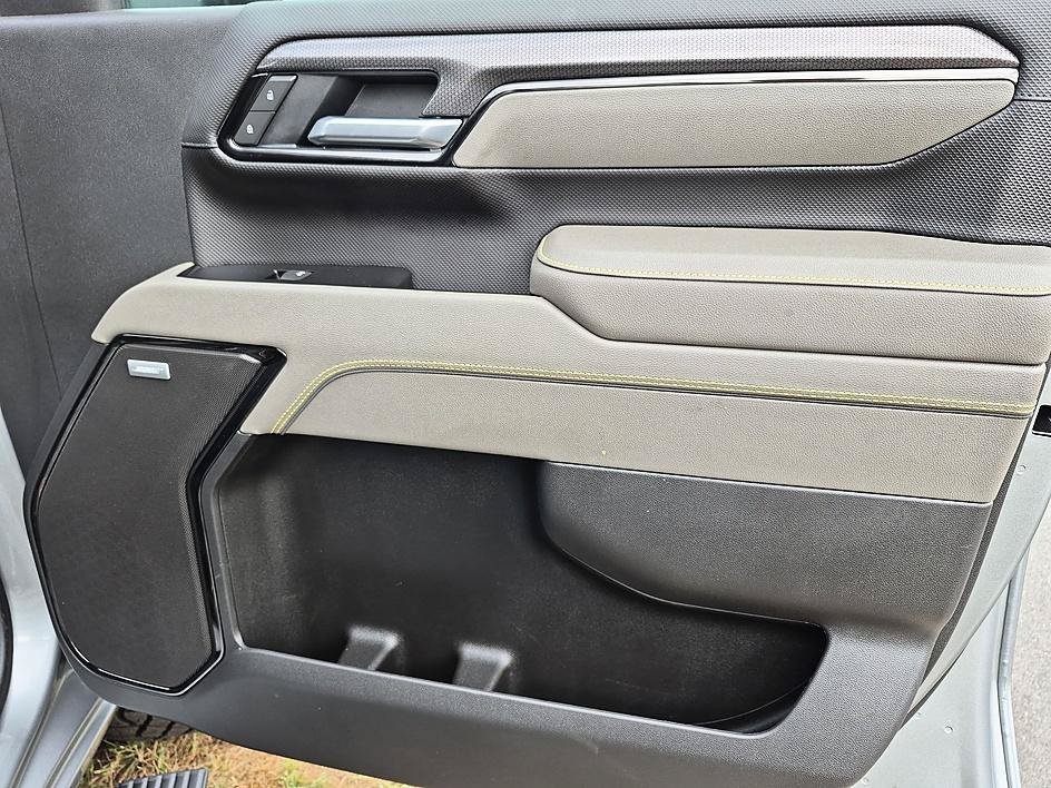Used 2026 Sterling Gray Metallic Chevrolet ZR2 image 34