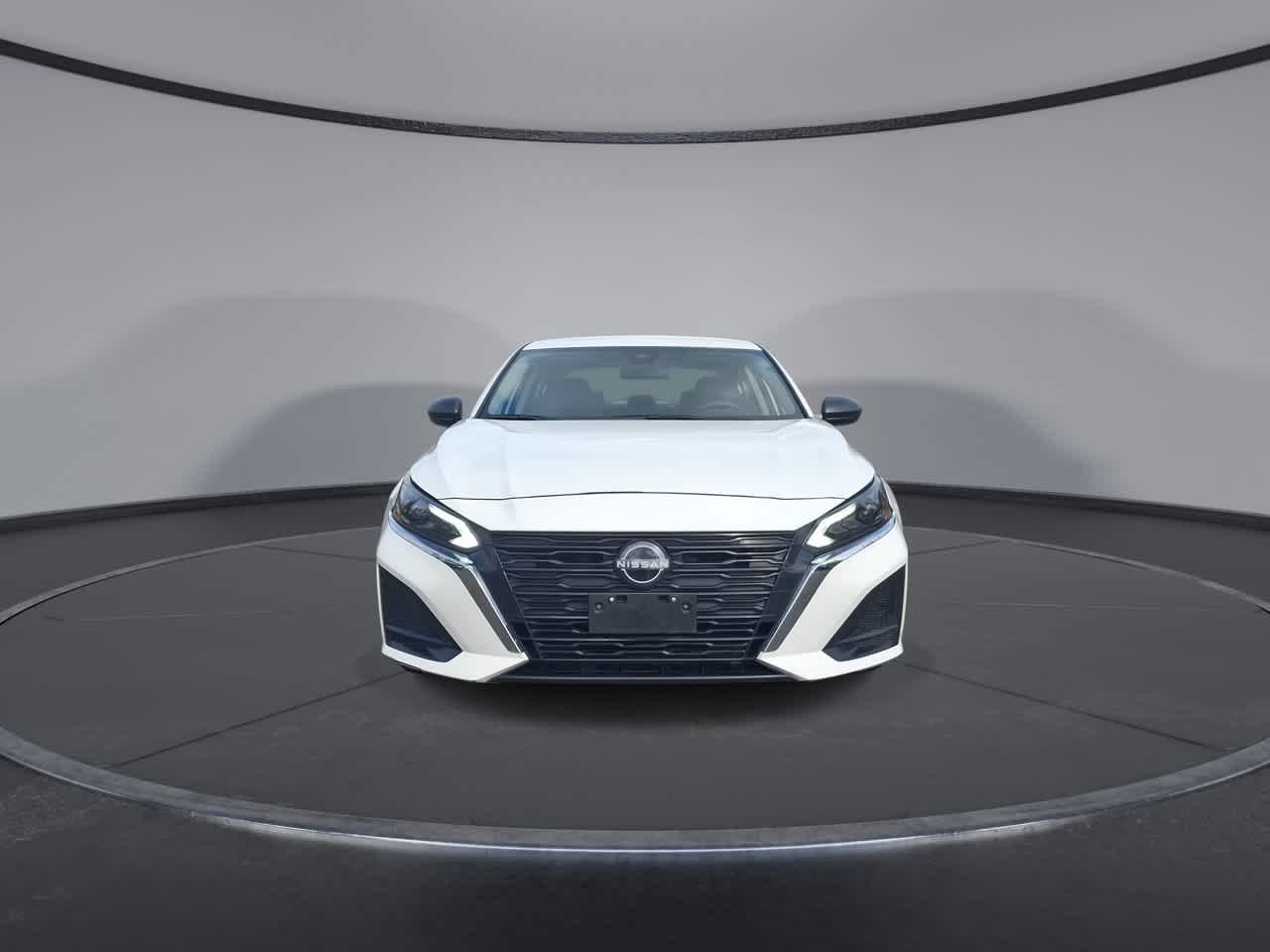 Certified Used 2024 Glacier White Nissan 2.5 S image 3