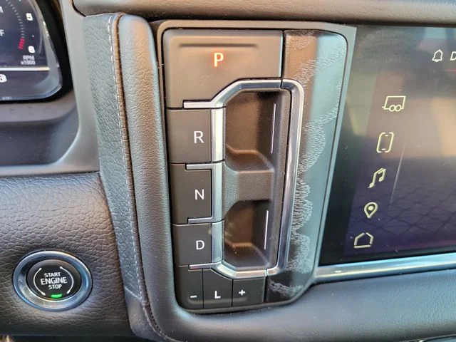 Used 2023 Silver GMC Denali image 33