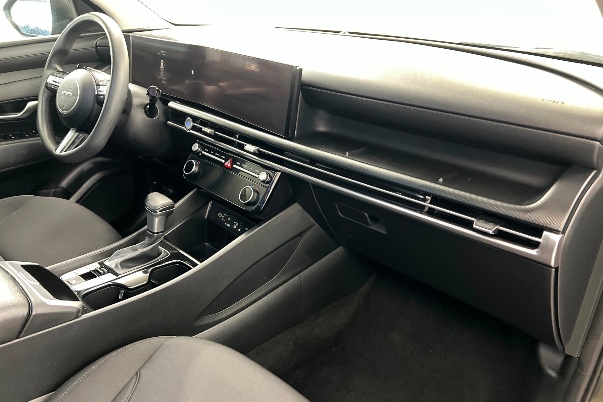 Used 2025 Rockwood Green Hyundai SEL image 25