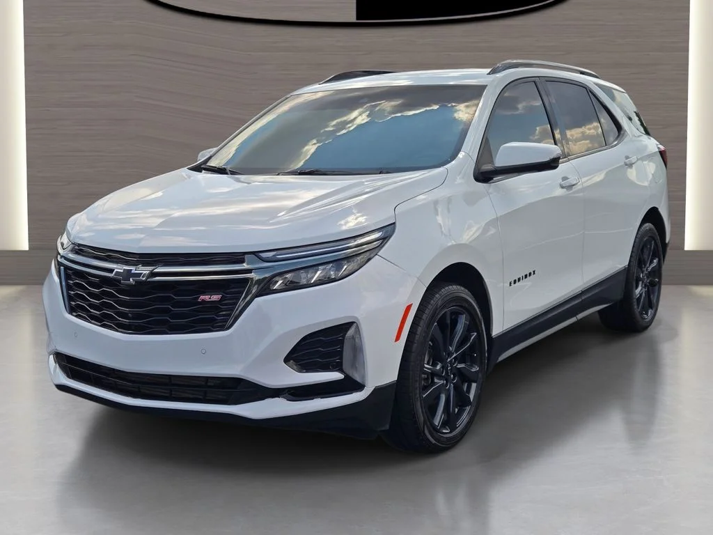 Used 2022 White Chevrolet RS image 3