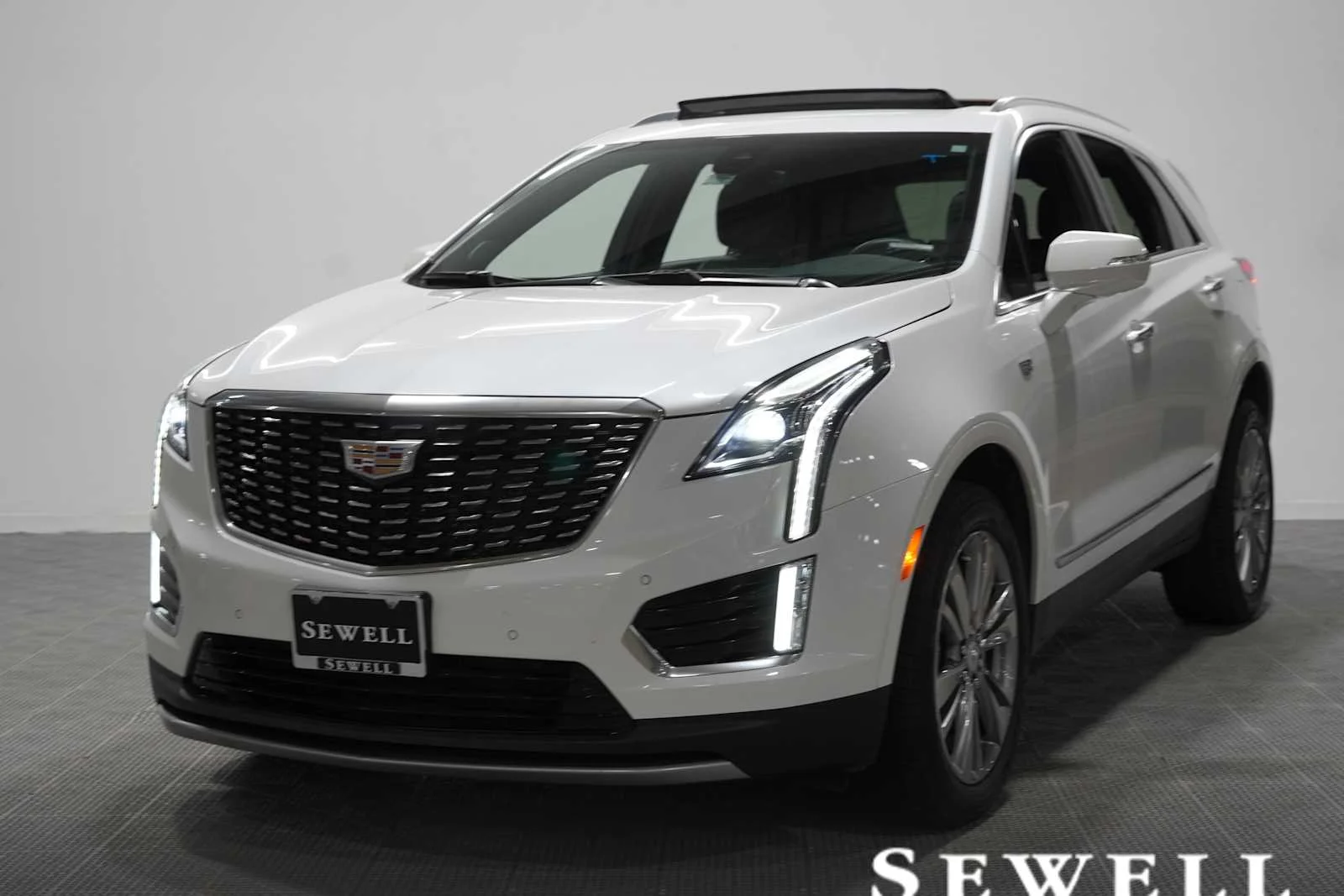 2024 Cadillac XT5 FWD Premium Luxury's photo