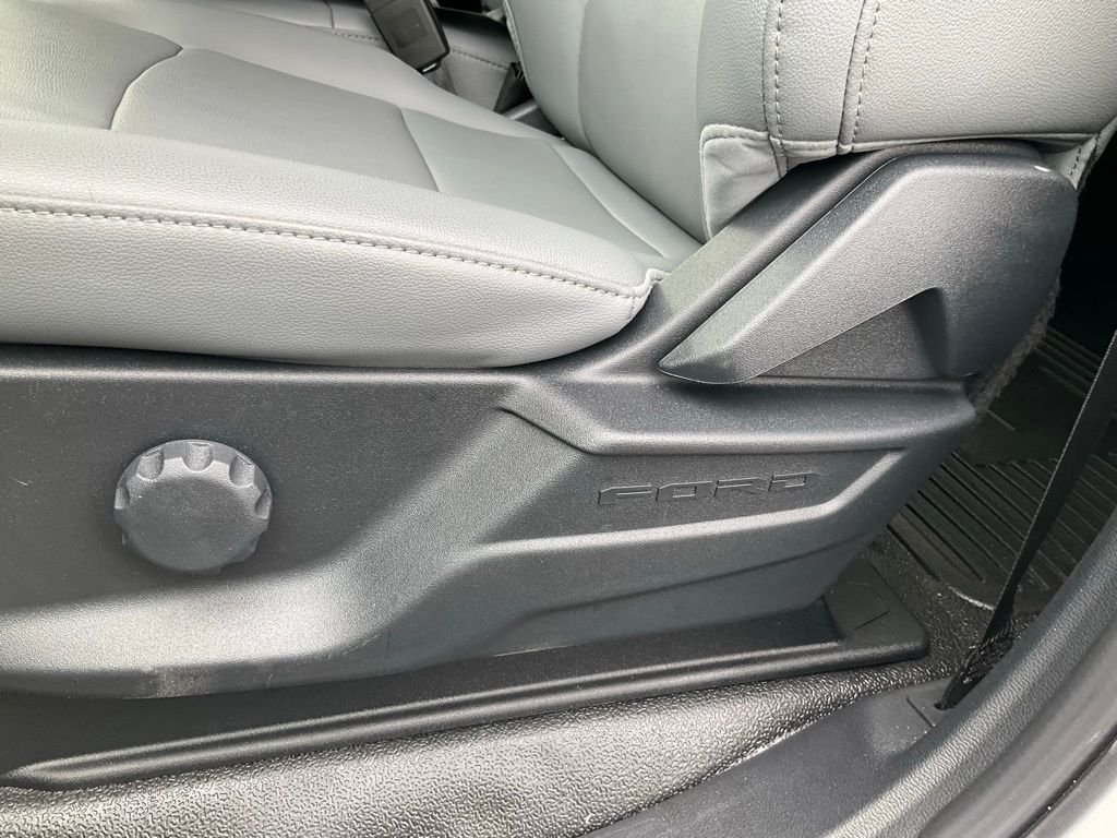 New 2026 Oxford White Ford F-450® XL image 20