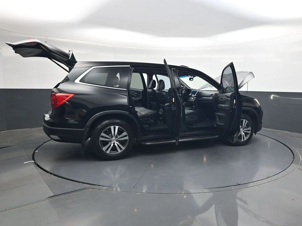 Used 2016  Honda EX-L image 36