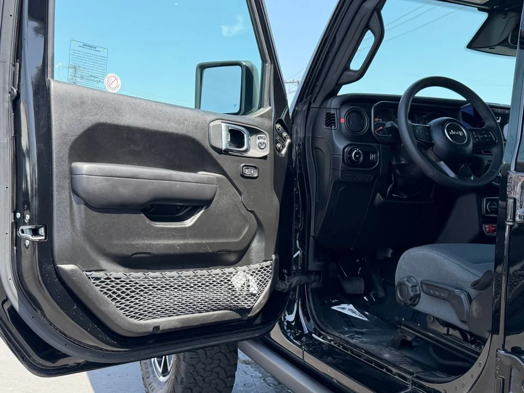 Certified Used 2025 Black Jeep Rubicon image 10