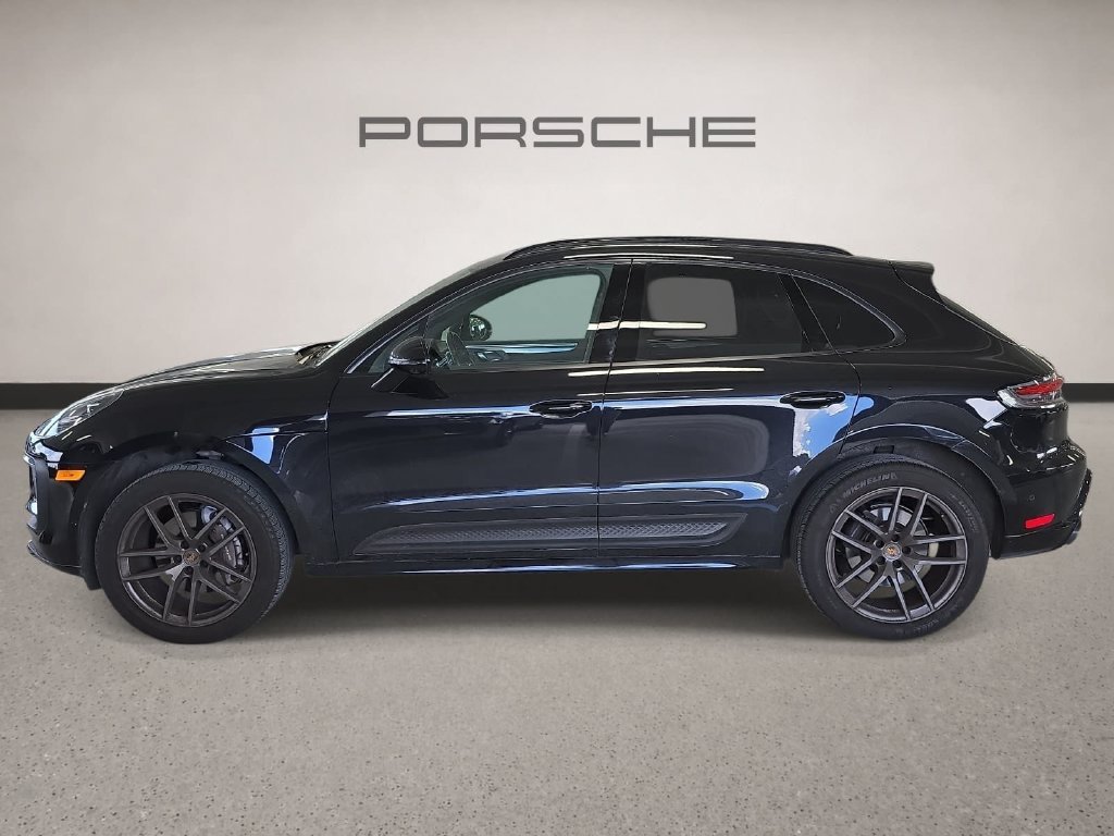 Used 2023  Porsche Base image 2