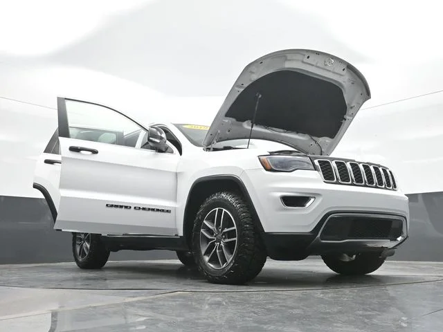 Used 2019 White Jeep Limited image 32
