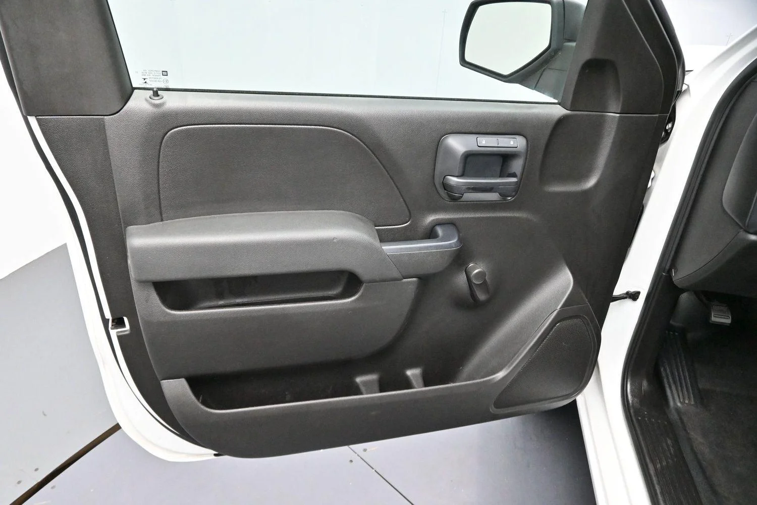 Used 2018 SUMMIT WHITE Chevrolet Work Truck image 9
