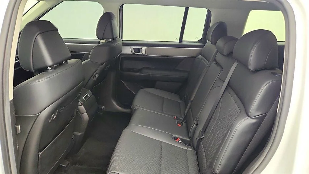 Used 2025 Serenity White Hyundai SEL FWD image 18