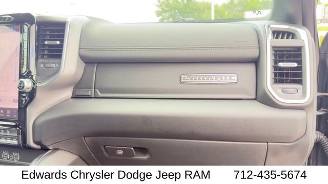 New 2026 Diamond Black Crystal Pearl-Coat Exterior Paint RAM Laramie image 42