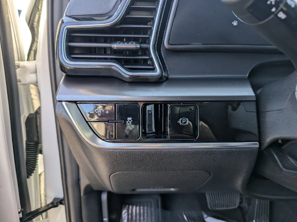 Used 2025 White Kia EX image 26
