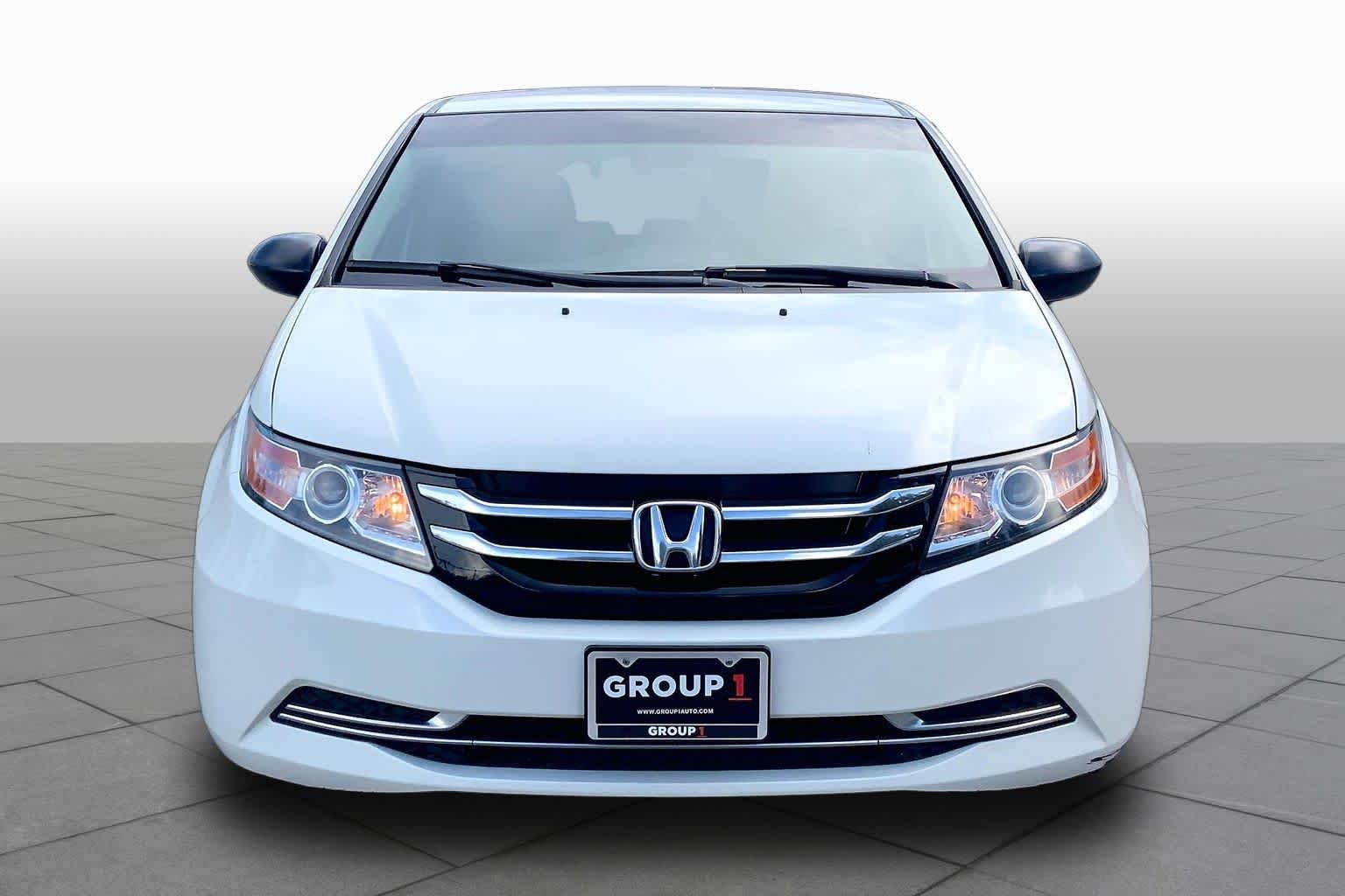 Used 2017 White Diamond Pearl Honda LX image 3