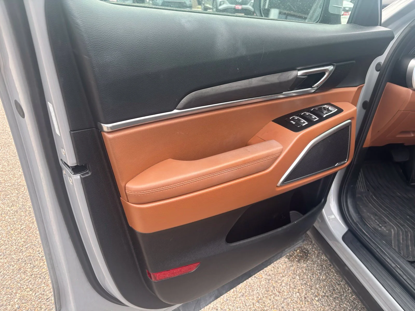 Used 2024 Gray Kia EX X-Line image 6