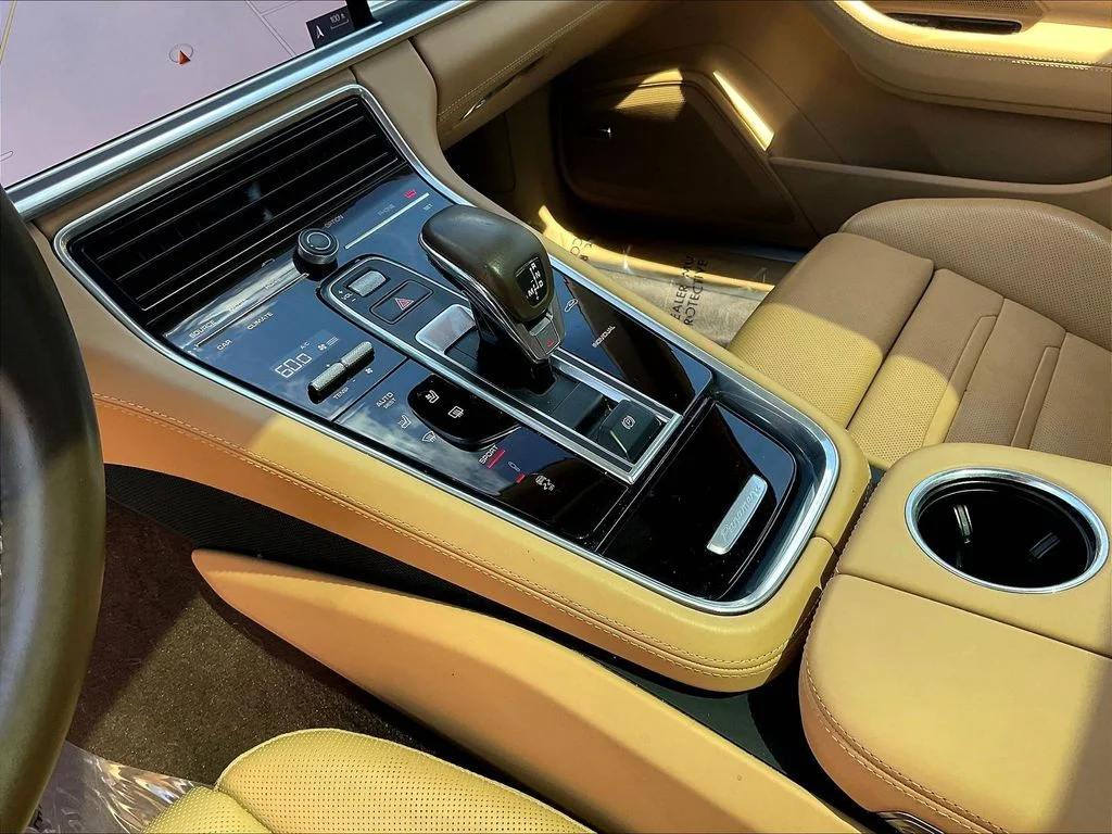 Used 2020  Porsche 4S image 18