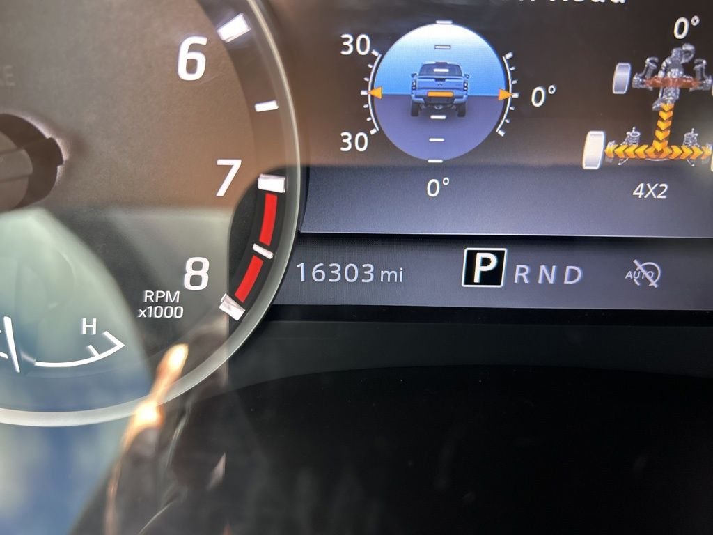 Used 2024 Green Nissan SV image 28