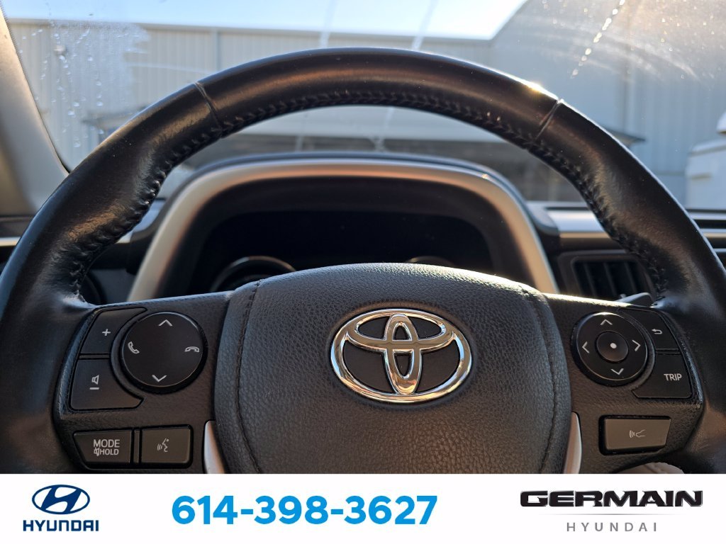 Used 2018 Blue Toyota XLE image 23