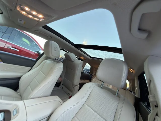 Used 2020 Gray Mercedes-Benz 4MATIC® image 27