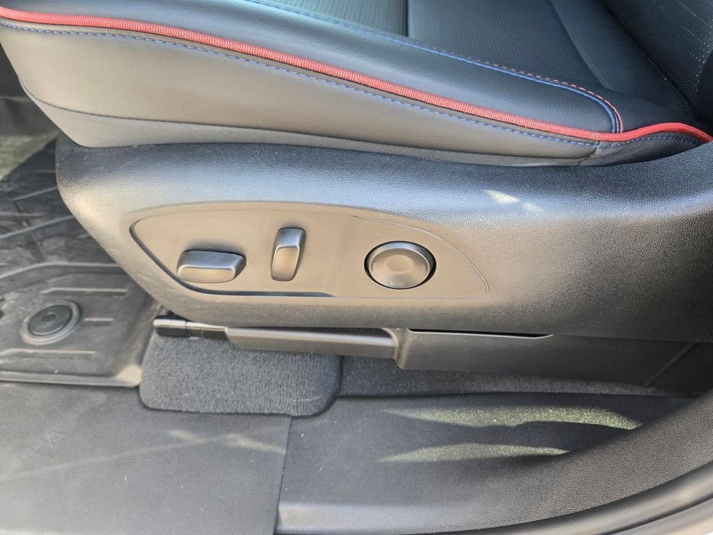 Used 2025 White Chevrolet RST image 13