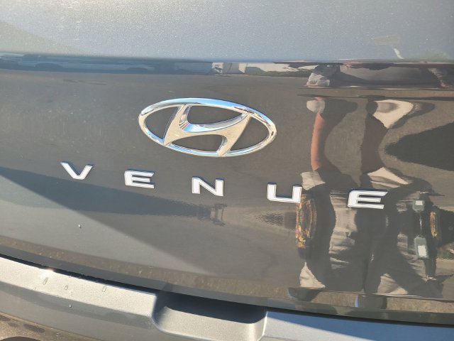 Used 2025 Gray Hyundai SEL image 10