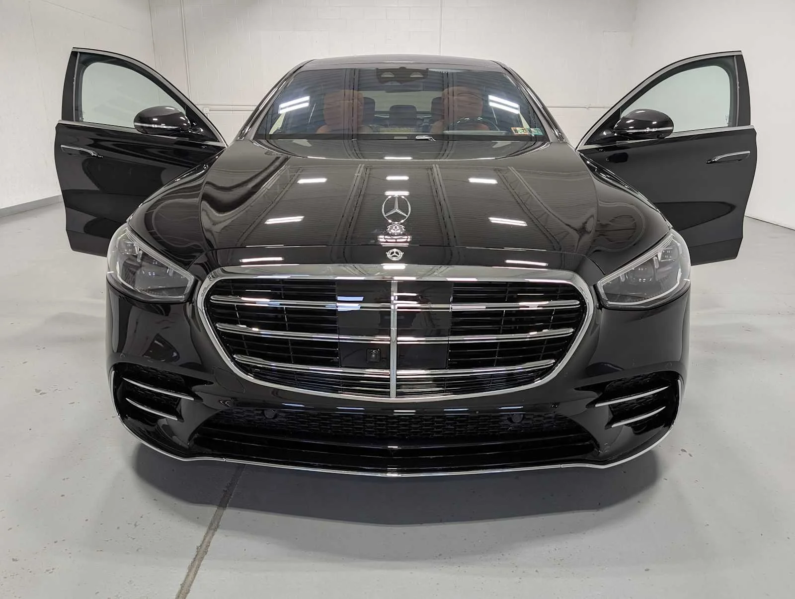 Certified Used 2026 Obsidian Black Metallic Mercedes-Benz S 580 image 15