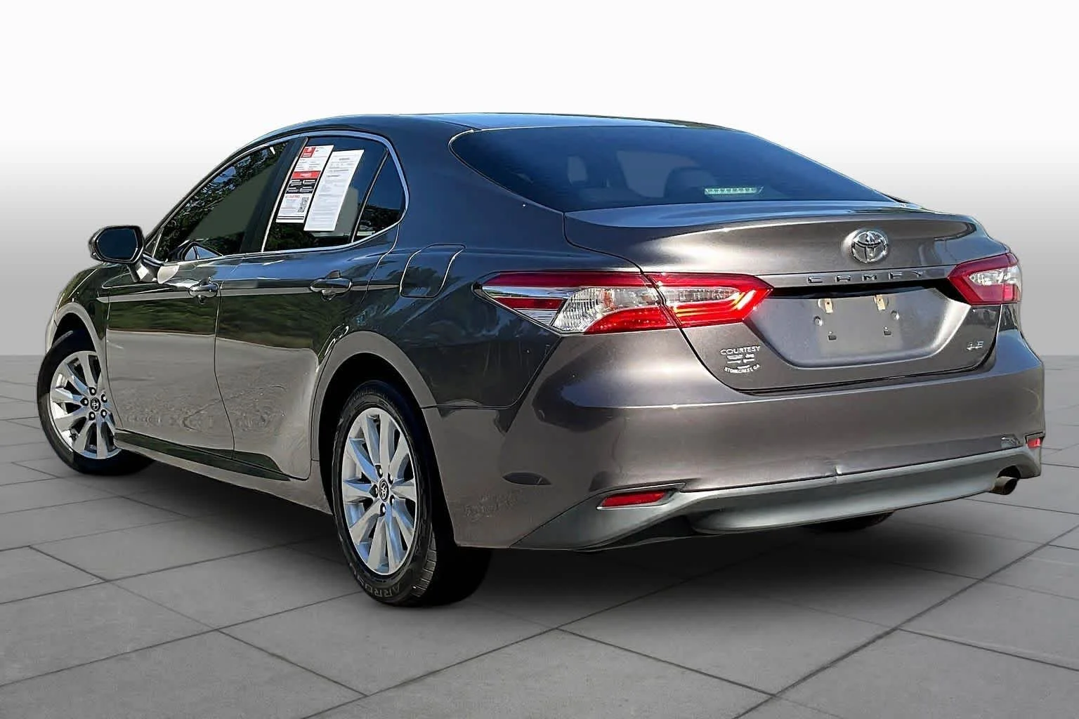 Used 2018 Predawn Gray Mica Toyota LE image 12