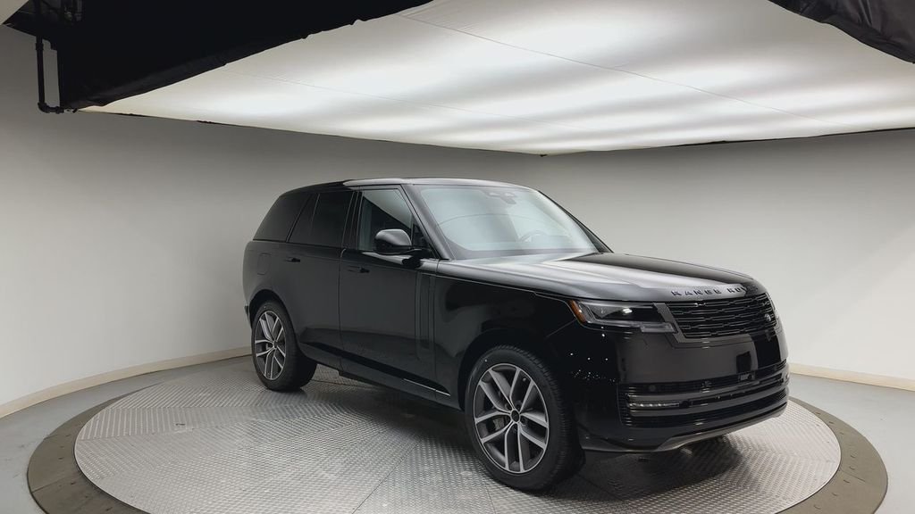 New 2026 Santorini Black Metallic Land Rover SE image 8