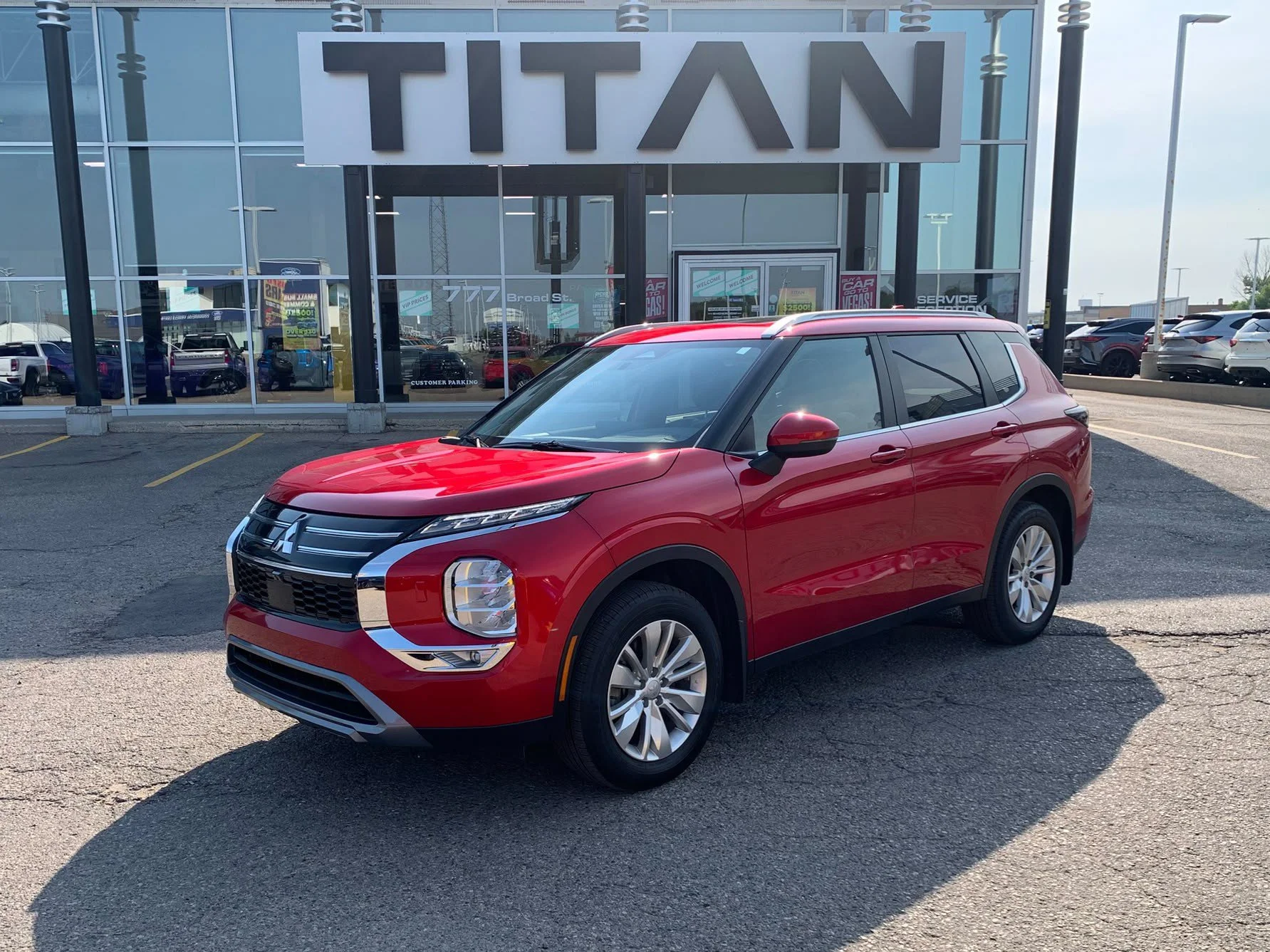 Certified Used 2025 Red Diamond Mitsubishi SE S-AWC*7 Pass | Htd Seats | Pano Roof | Htd Wheel | Yamaha Audio | Blind Spot Detection | CarPlay image 2