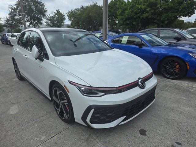 Used 2026 White Volkswagen SE image 3