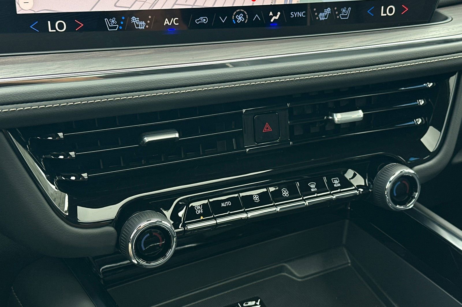 2025 Chevrolet Suburban Premier - Photo 23