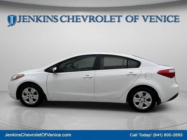 Used 2015 White Kia LX image 9