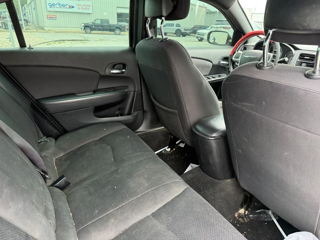 Used 2013 White Chrysler Touring image 6