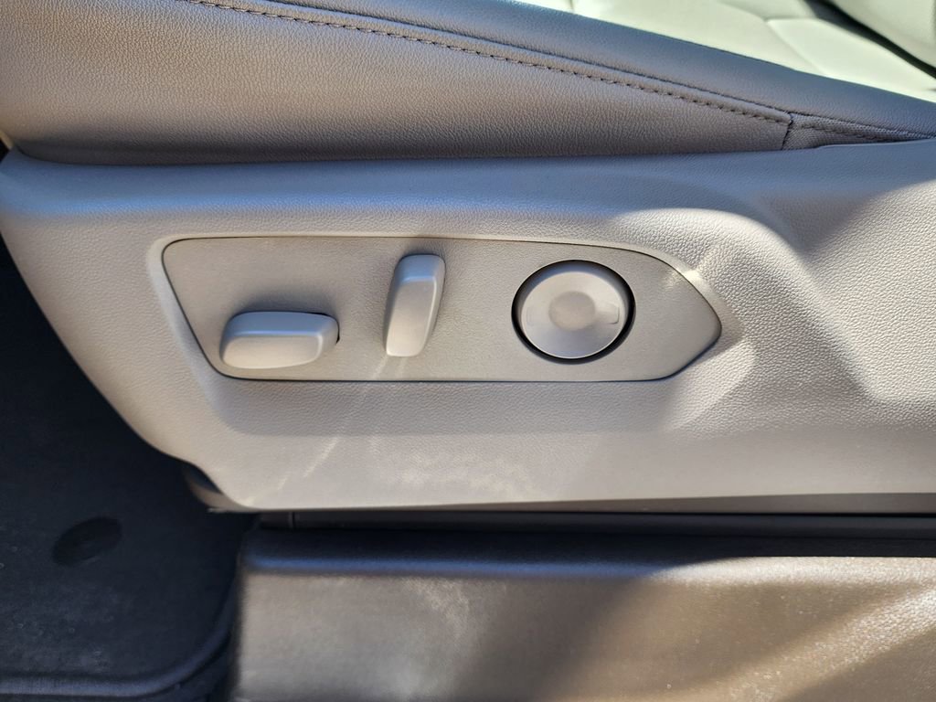 2026 GMC Sierra 1500 SLT - Photo 19