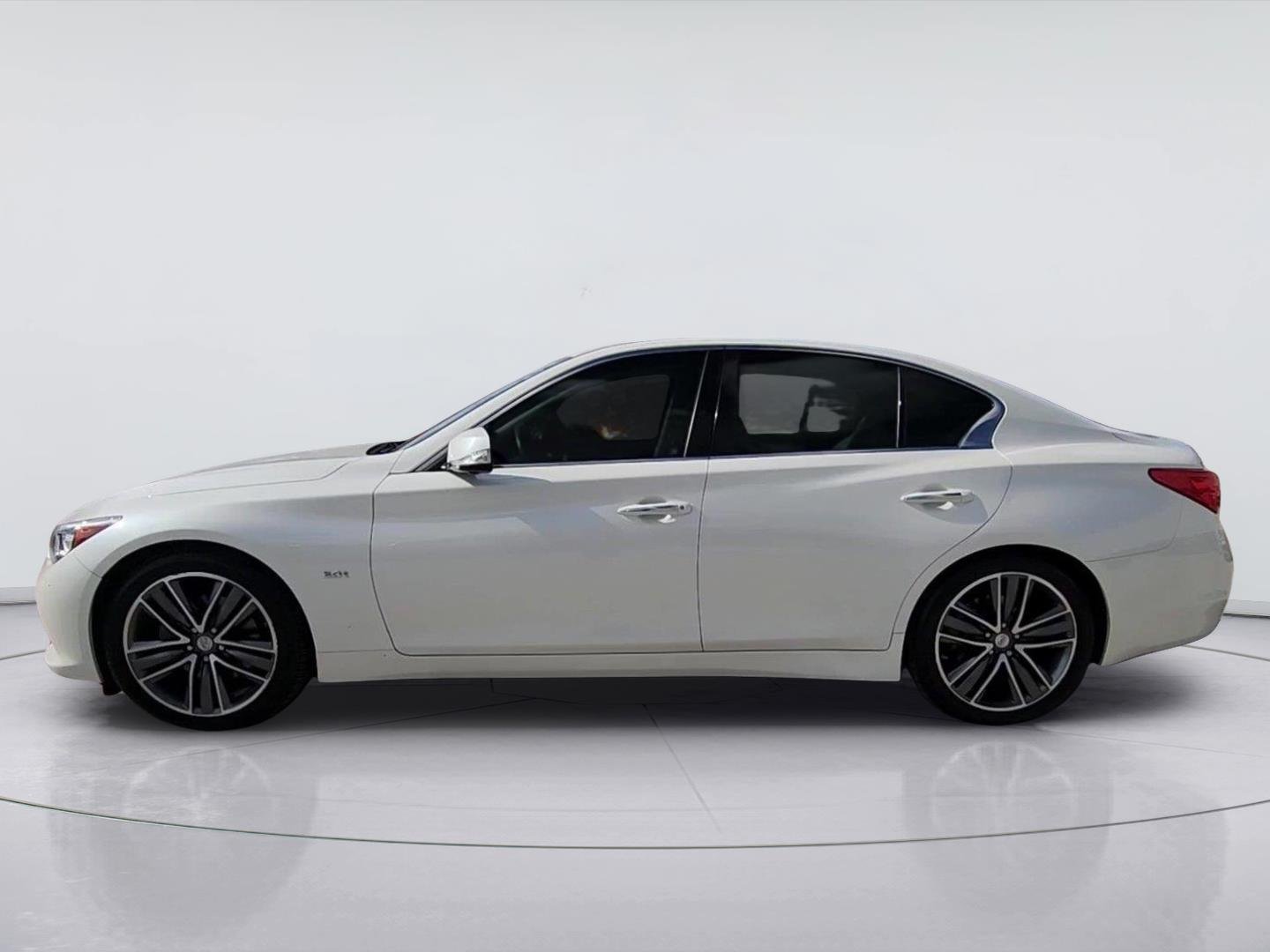 2016 INFINITI Q50 Premium - Photo 13