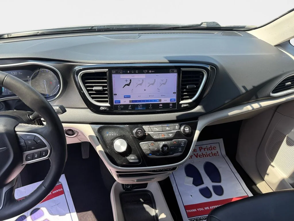 Used 2024 Silver Chrysler Touring L image 11