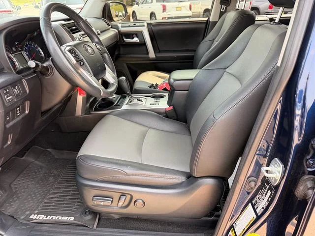Used 2019 Blue Toyota SR5 Premium image 10