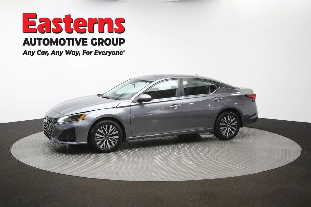 Used 2023 Gray Nissan 2.5 SV image 58